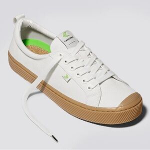 Cariuma OCA Low Canvas Sneakers Off-White Gum Sole Size 11 Women/9.5 Men